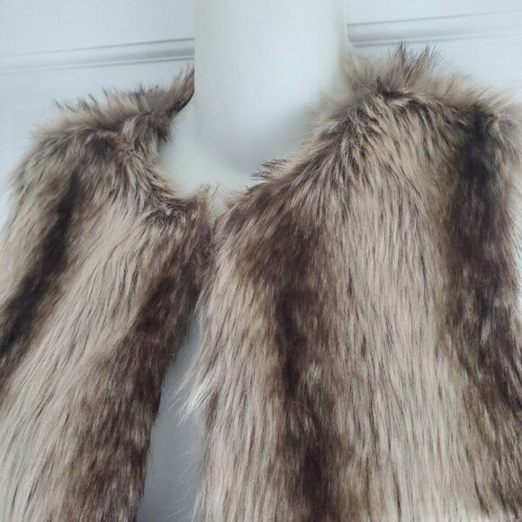 3 for $20 - GLAMSIA, Faux Fur Vest - Small - Picture 2 of 6